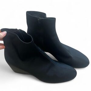 St John’s Bay Black suede wedge ankle boots Size 9